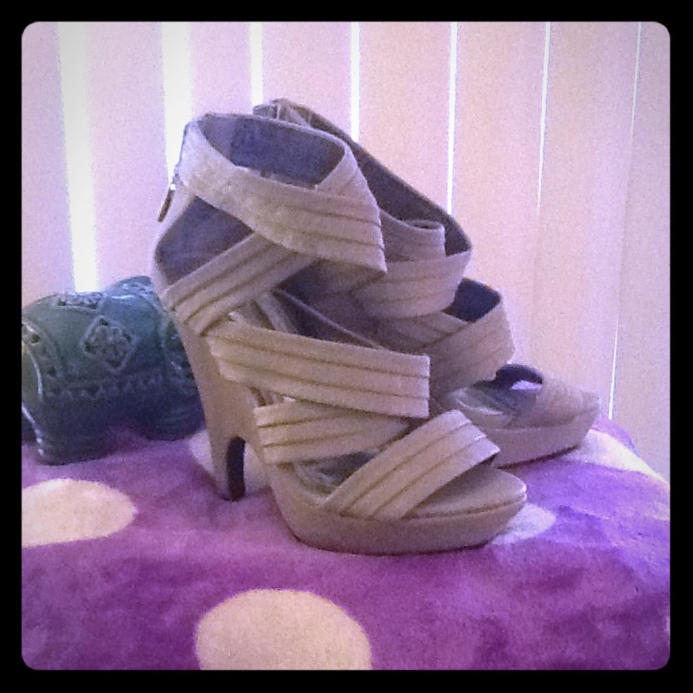 Wedge - Picture 1 of 1